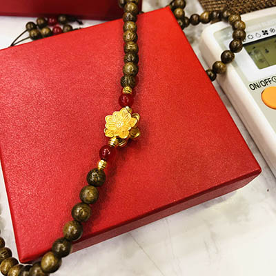 Vòng Trầm Hoa Sen Vàng 108 Hạt