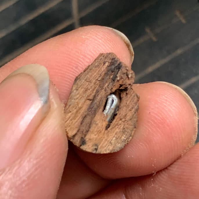 Cách phân biệt trầm hương tự nhiên chìm và nổi