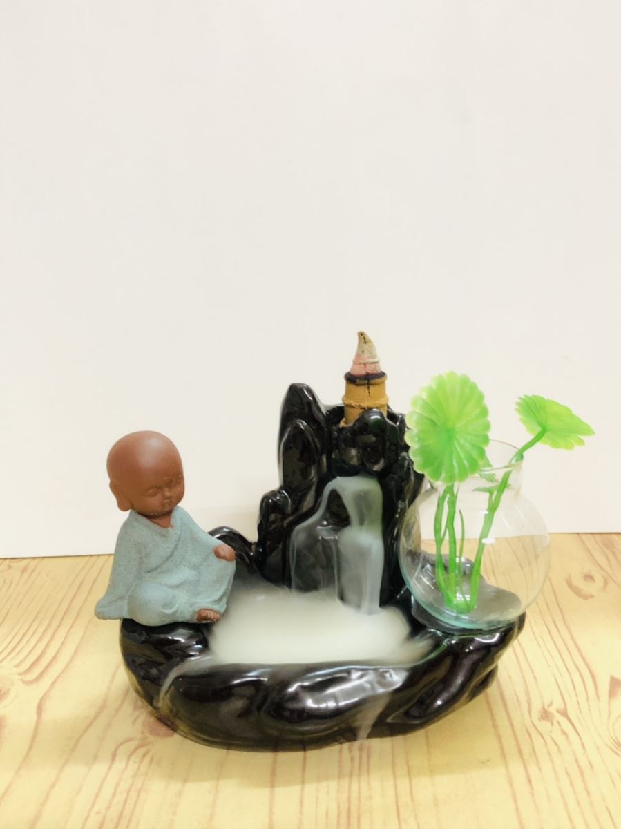 Chú Tiểu Phật bên Thác